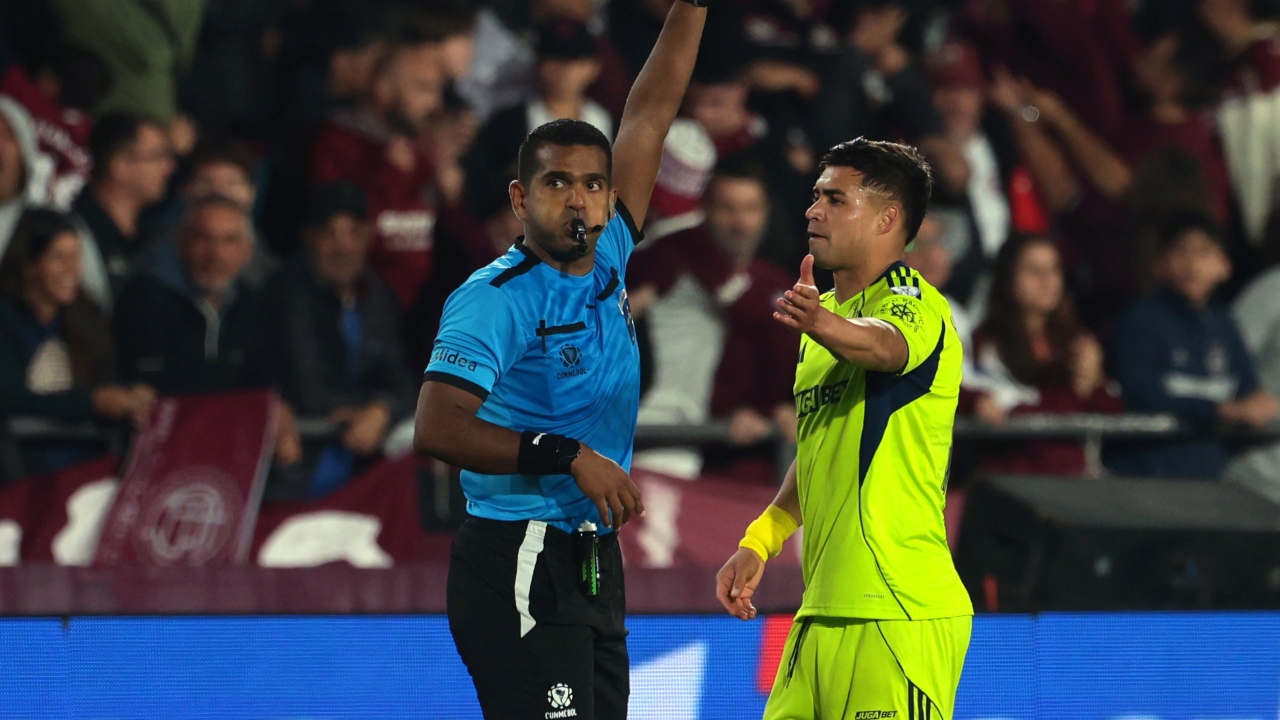 Dirigentes de U de Chile disparan sin filtro: “Es un robo por donde se le mire”