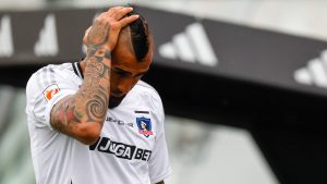Tensión en Colo Colo: cruce entre Vidal y Blanco y Negro podría sacarlo del Estadio Monumental