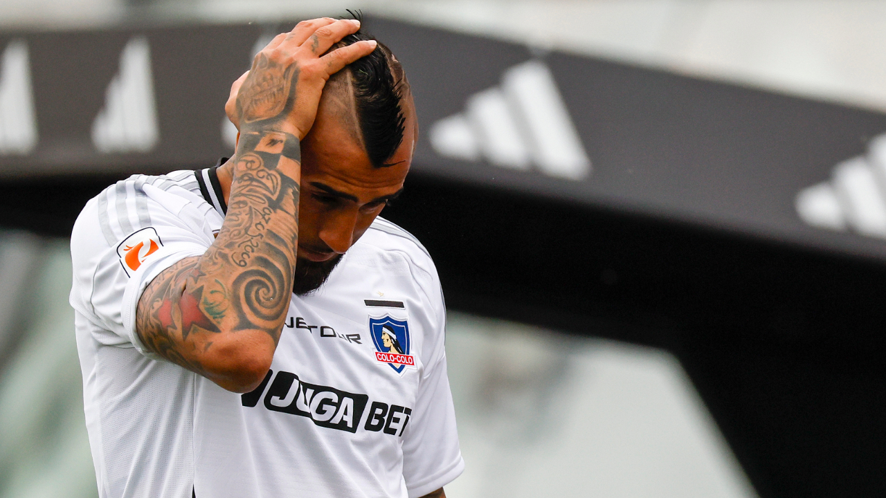 Tensión en Colo Colo: cruce entre Vidal y Blanco y Negro podría sacarlo del Estadio Monumental