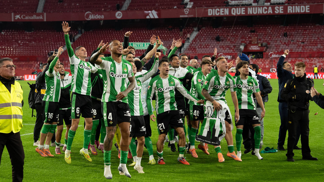 Pellegrini y su Betis salieron victoriosos ante Alexis y Sevilla en un picante derbi en La Liga