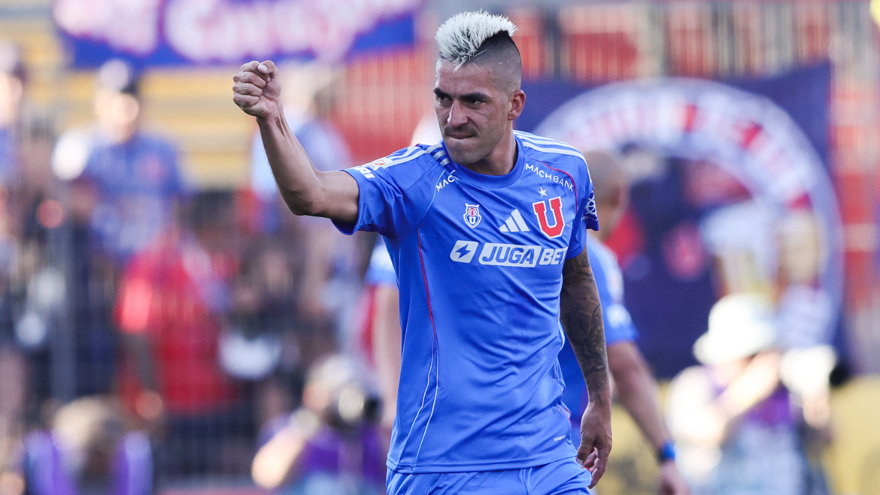 Leandro Fernández dispara contra el fútbol chileno tras doblete