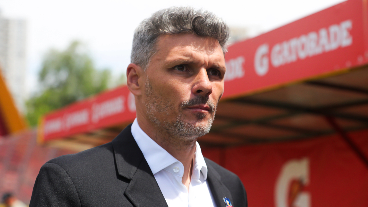El plan de Fernando Ortiz: los cuatro extranjeros que tiene en carpeta para reforzar a Colo Colo