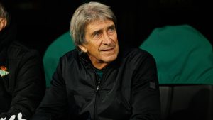Oficial: Manuel Pellegrini da el portazo final a La Roja al renovar hasta ESTE año con Real Betis