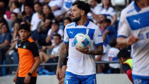 El potente motivo que mantiene estancada la renovación de Eugenio Mena en U Católica