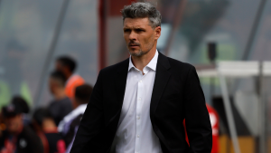 Fernado Ortiz impone su mano en Colo Colo: defensa total a un jugador a pesar de su momento