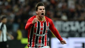 VIDEO: ¡Está encendido! El gran gol de Gonzalo Tapia en Brasil