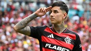 La marca histórica que Erick Pulgar podría alcanzar si consigue la Libertadores 2025