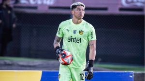 Peñarol le da un mazazo definitivo a Colo Colo por el futuro de Brayan Cortés