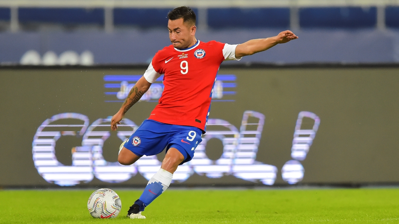 Dos clubes chilenos buscan revivir la carrera de Jean Meneses y su futuro genera expectación