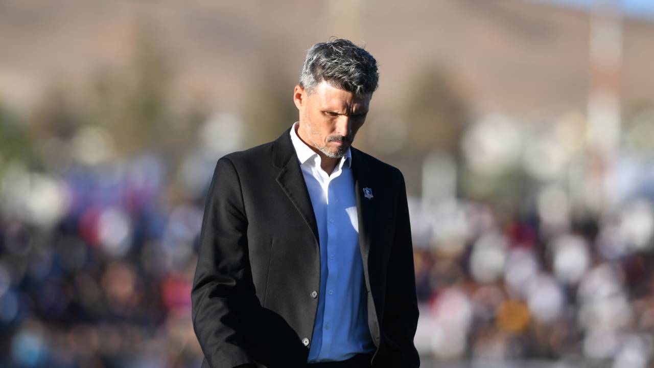 Fernando Ortiz en alerta: las ausencias que reordenan a Colo Colo en su debut