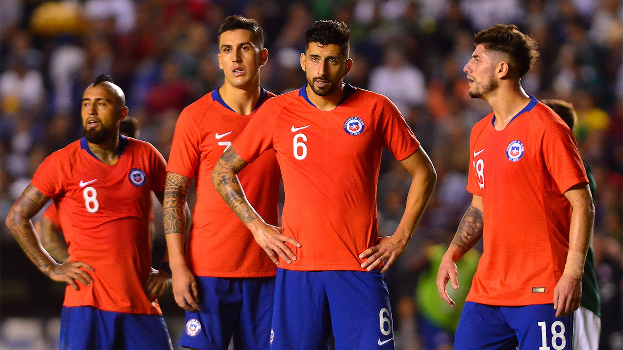 Jugó en Católica: el nombre que suena en Colo Colo para reemplazar a Alan Saldivia