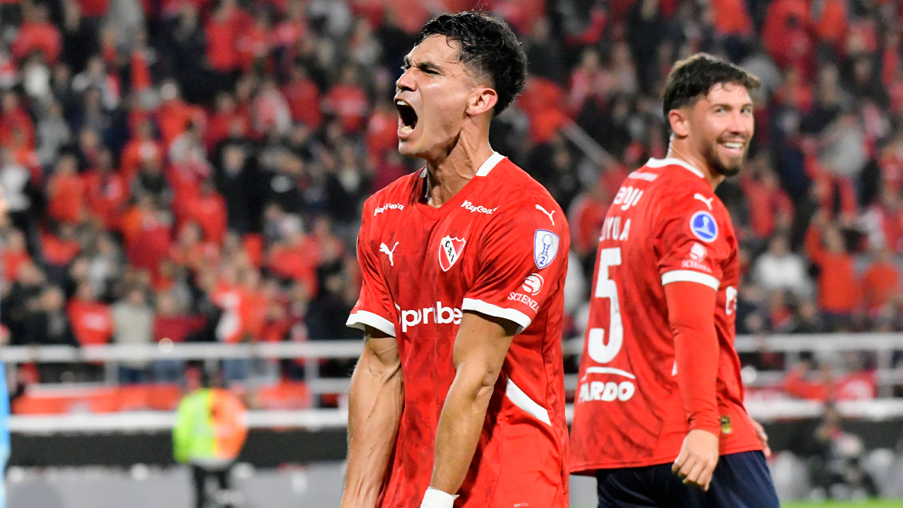 Colo Colo busca reemplazo a Vicente Pizarro: el volante que asoma como opción desde Independiente