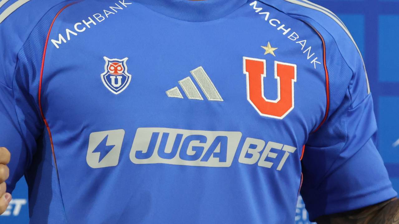 Movimiento inesperado en la U de Chile: dos jóvenes azules parten juntos a la Primera B