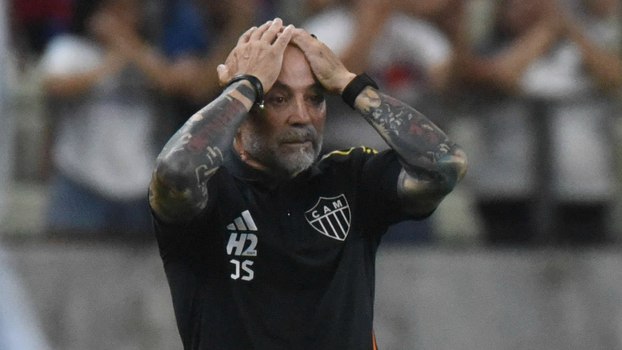 Se rieron de él y explotó: el minuto de furia de Sampaoli que sacude a Brasil