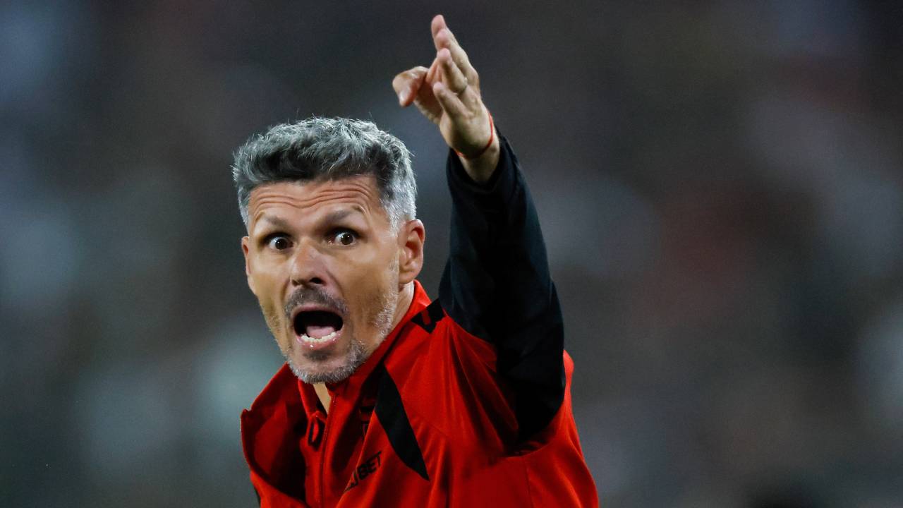 Colo Colo acelera por refuerzos: uno se aleja y otro abre la puerta al Monumental