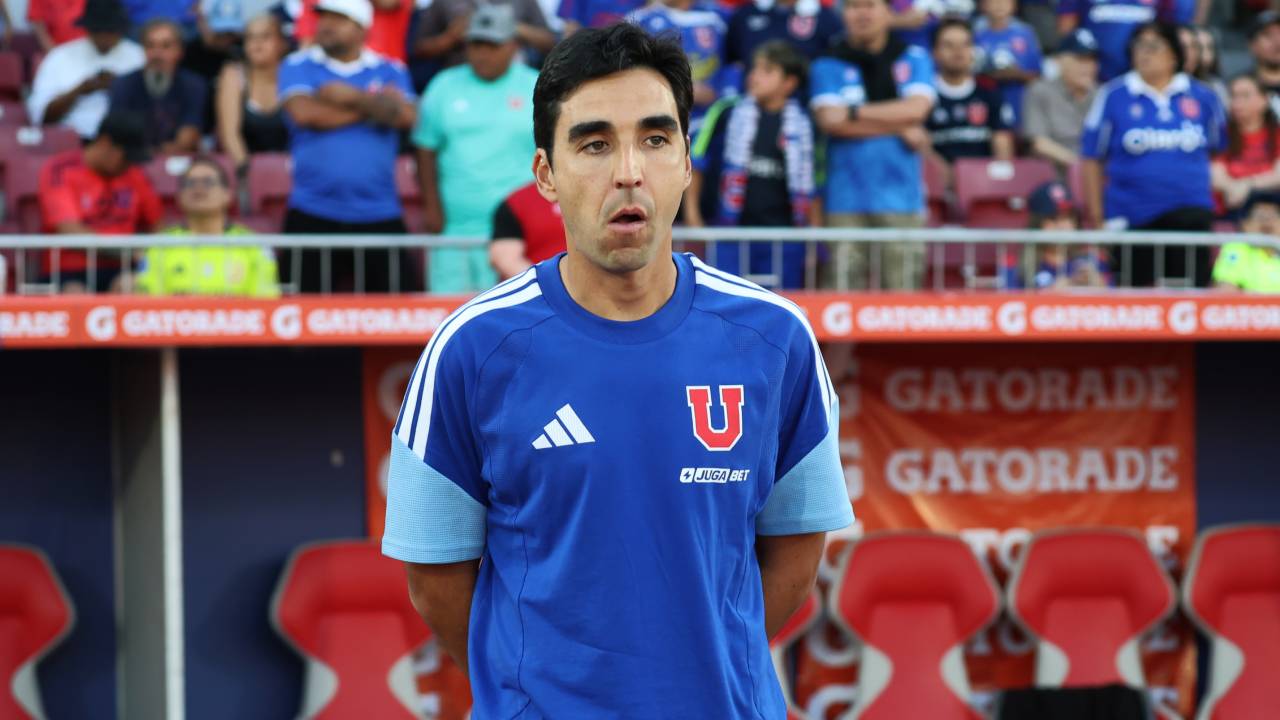 Meneghini mueve la pizarra en la U de Chile: el giro táctico que prepara ante Huachipato