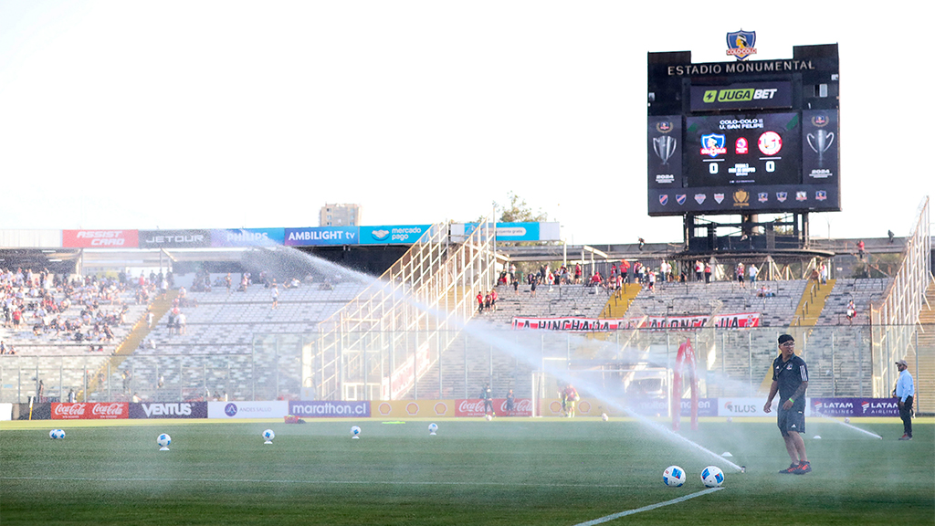 Carrera contra el tiempo: Los trabajos de Colo Colo en la cancha del Monumental para el Superclásico