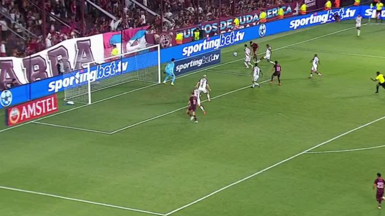 ¡Casi marca un golazo! El tremendo nivel del Tucu Sepúlveda en el Lanús vs Flamengo por la Recopa Sudamericana