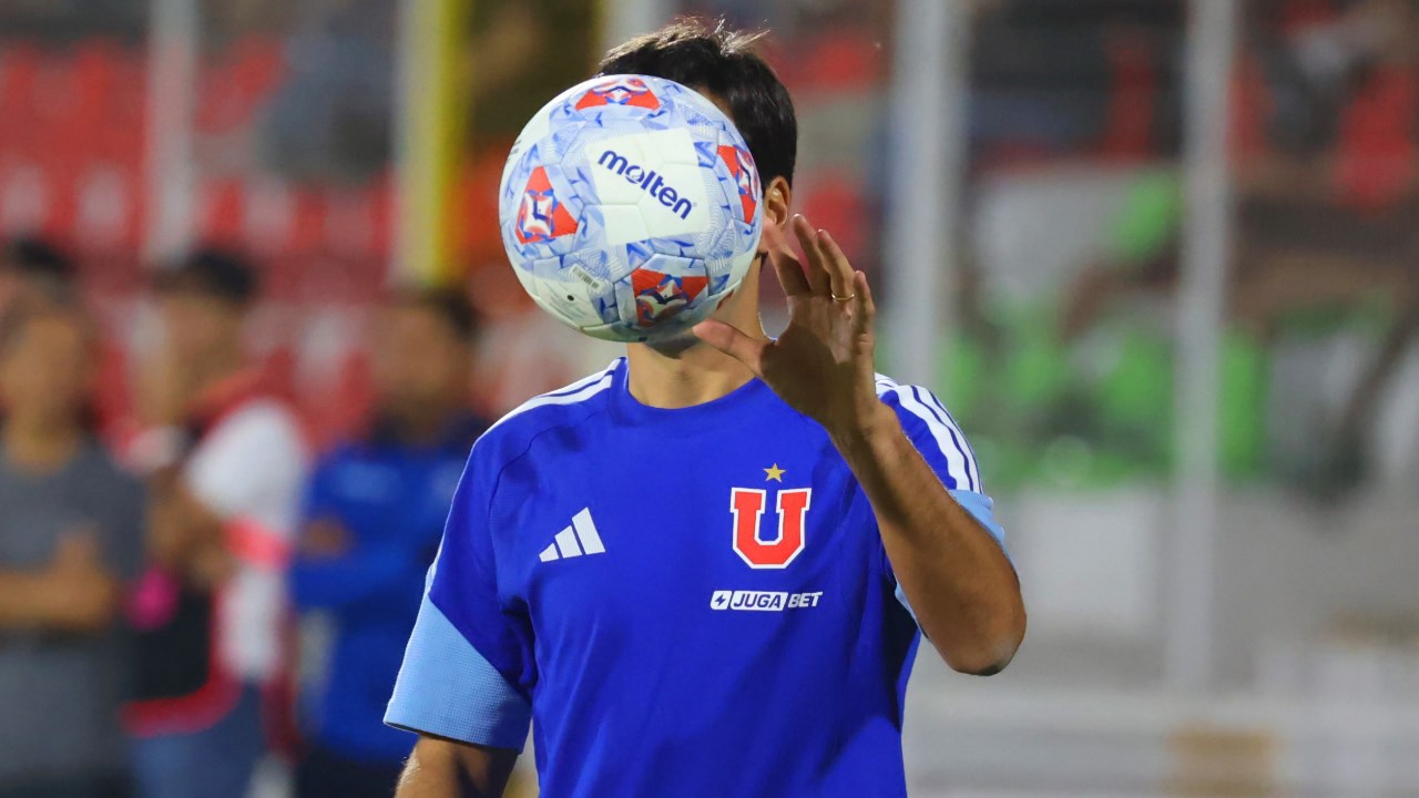 El técnico argentino que entra en carrera para la banca de la U de Chile y la razón que frena su llegada
