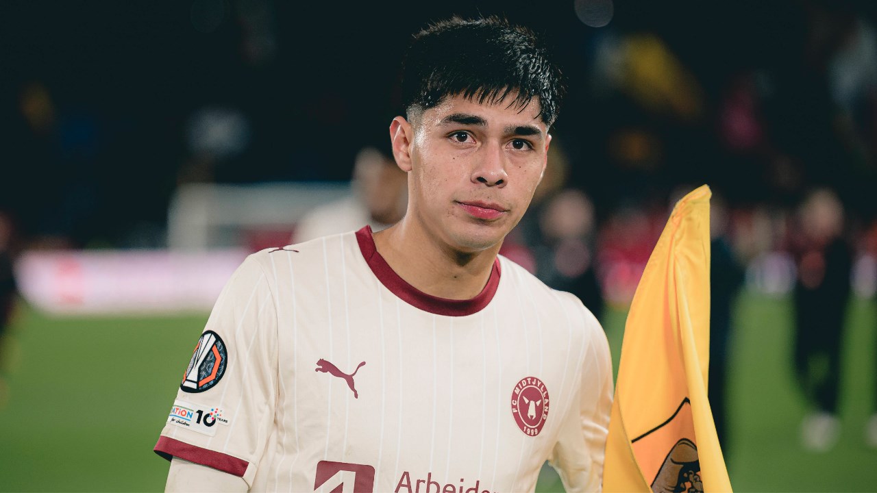 Darío Osorio se acerca a la Premier League: el club inglés que lidera la carrera por el chileno