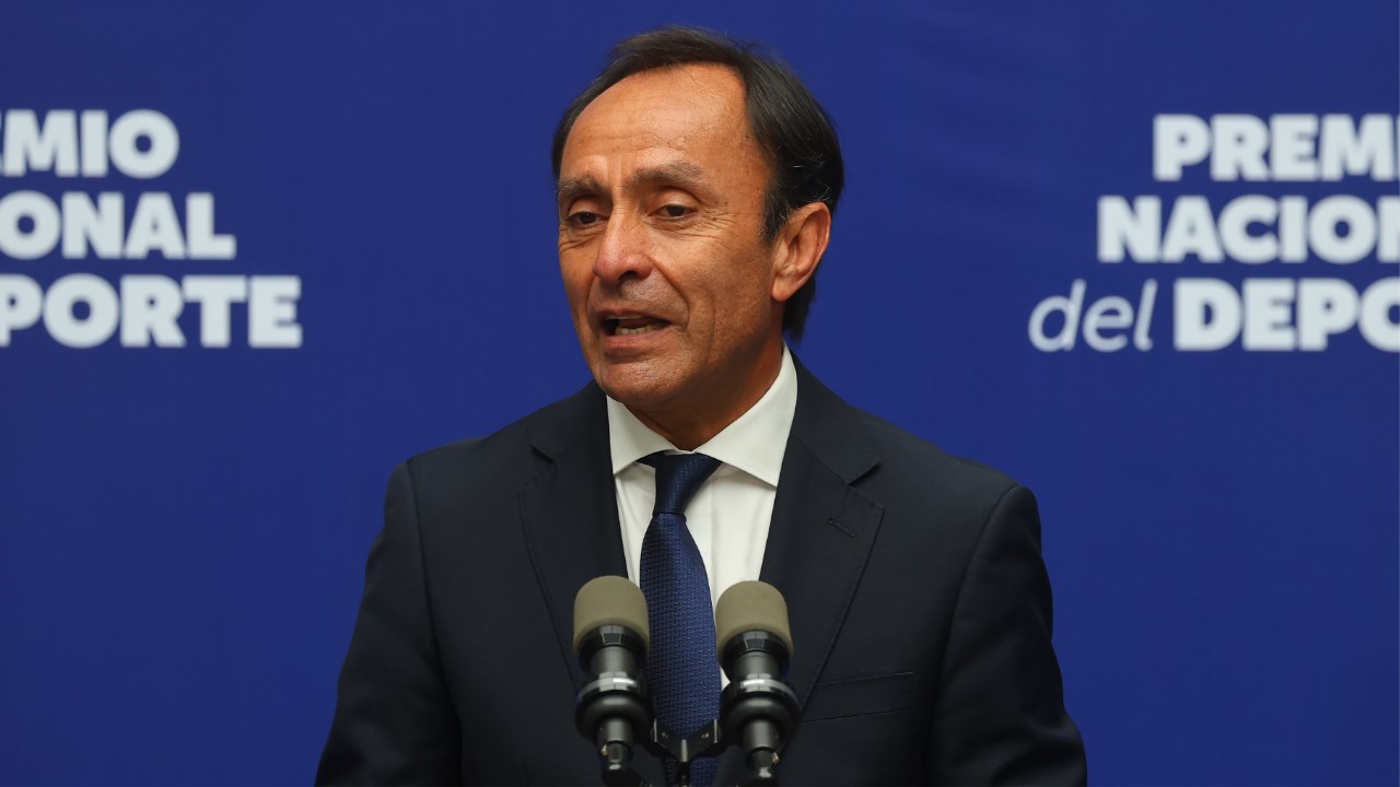 Blanco y Negro define sus comisiones: el rol clave de Pizarro en el nuevo Colo Colo de Mosa