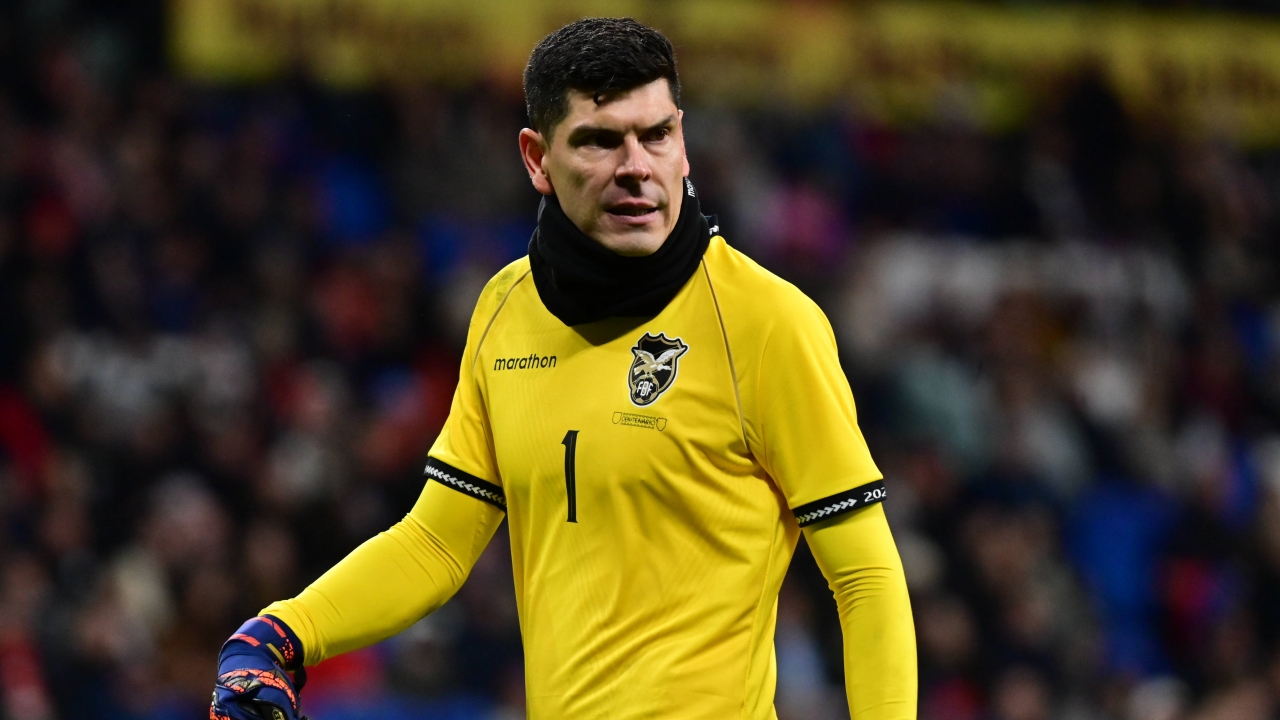 Carlos Lampe toma una decisión tras el repechaje: deja la selección boliviana