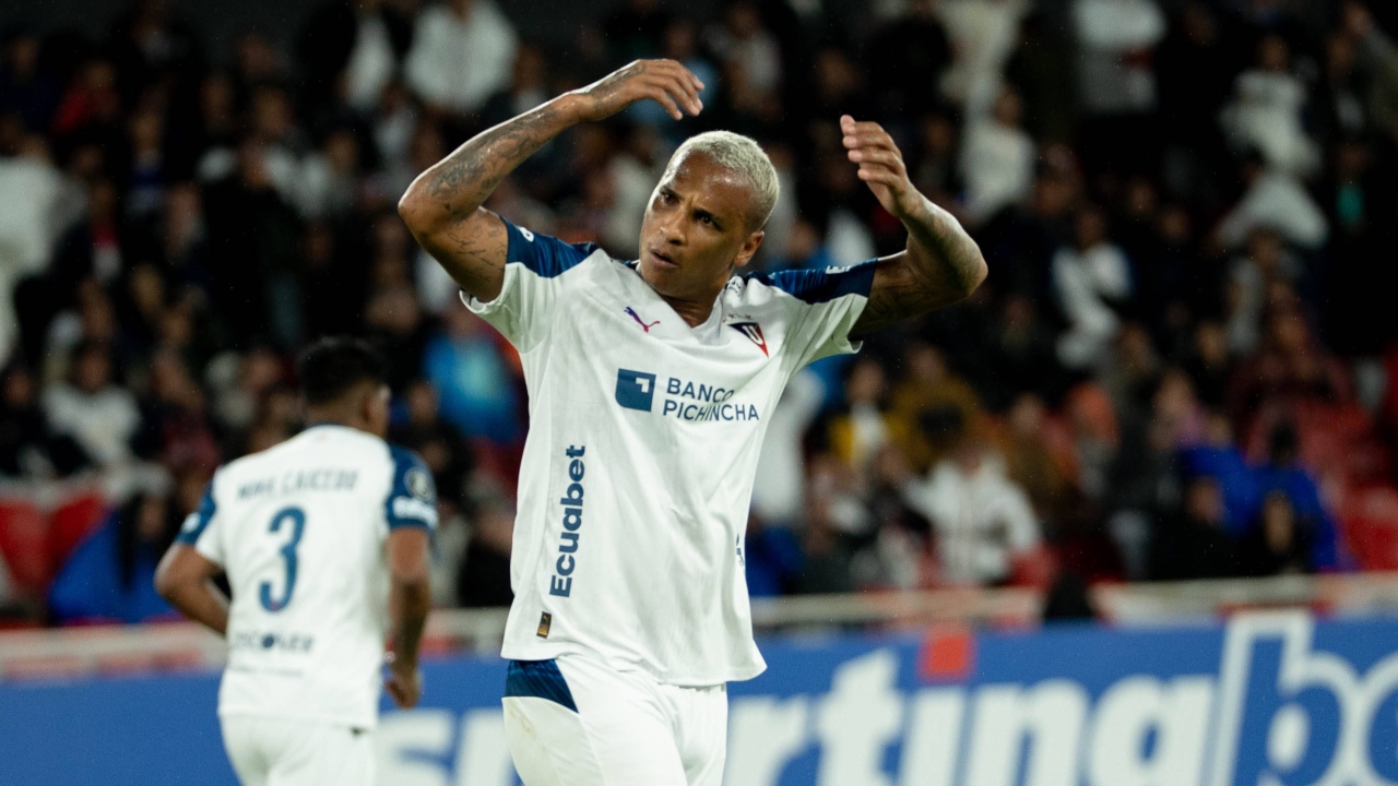 Otra locura de Deyverson: acusó un golpe de un árbitro chileno en Copa Libertadores