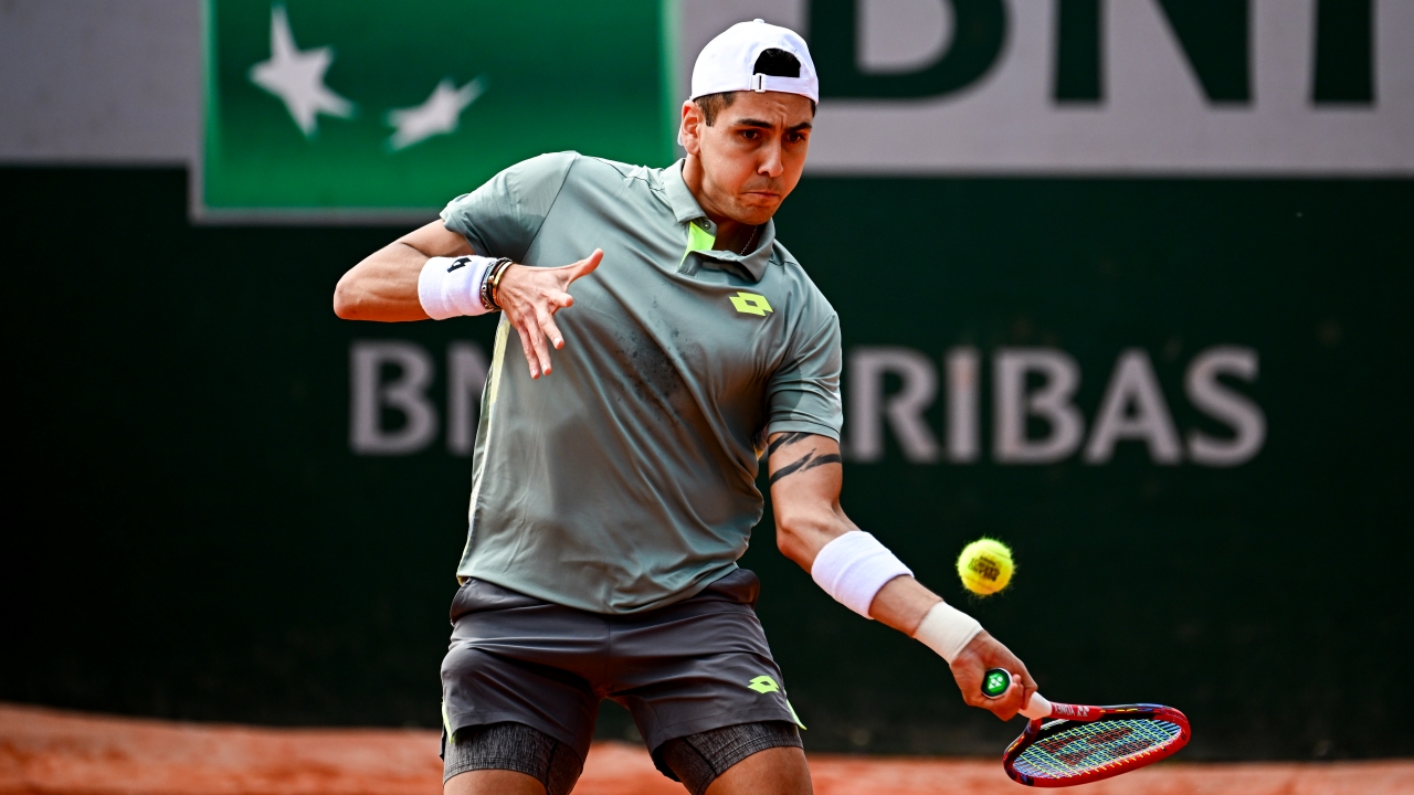 ¿Quién transmite Alejandro Tabilo vs Moise Kouame? Horario y canal para ver EN VIVO en Roland Garros 2026