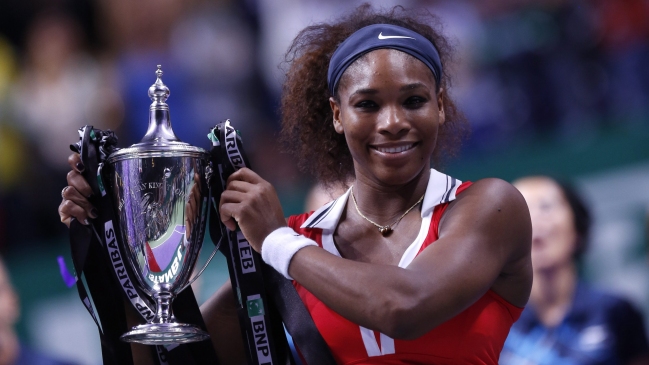 Serena Williams superó a María Sharapova y se quedó con el WTA Championships