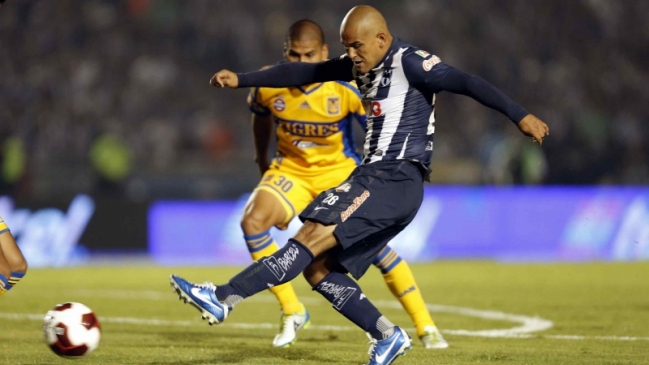 Humberto Suazo no pudo evitar derrota de Monterrey ante Tigres
