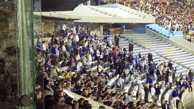Dos detenidos y siete heridos dejó el partido entre Peñarol y Vélez