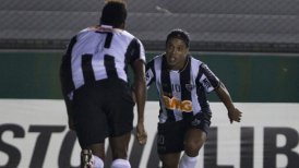 Atlético Mineiro de Ronaldinho goleó a Arsenal de Sarandí en Argentina