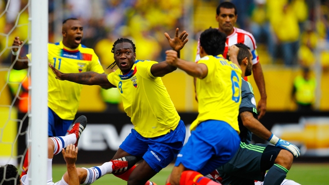 Ecuador aplastó a Paraguay en Quito y se acercó al Mundial de Brasil 2014