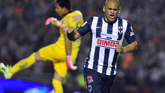 Humberto Suazo actuó en derrota de Monterrey ante Santos