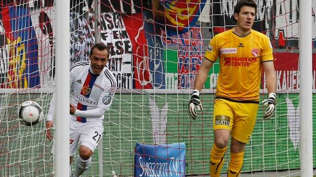 Marcelo Díaz se inscribió con gol en duelo entre Thun y Basilea
