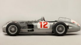 Auto que usó Juan Manuel Fangio fue vendido en cerca de 30 millones de dólares