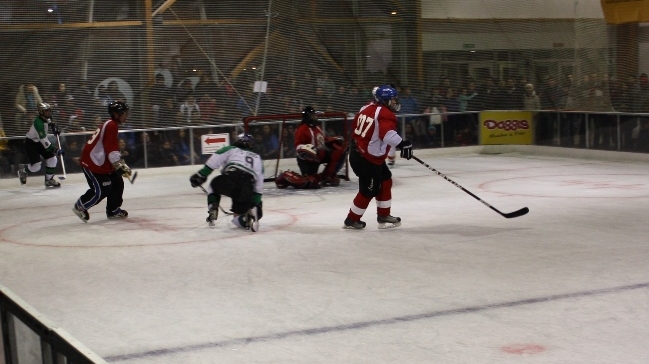 Elenco canadiense ganó primer torneo de hockey hielo en Chile