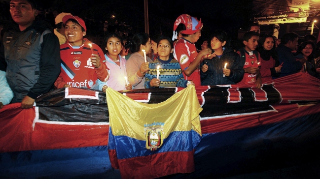 Cuerpo del 'Chucho' Benítez fue recibido por cientos de aficionados