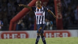 Humberto Suazo se transformó en el goleador de Monterrey en torneos mexicanos