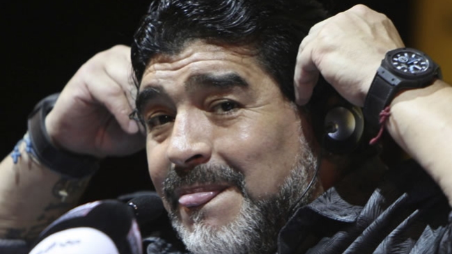 Ex futbolistas liderados por Maradona y Romario debatieron sobre el rol de Conmebol