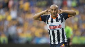 Humberto Suazo abandonó el entrenamiento de Monterrey con problemas físicos