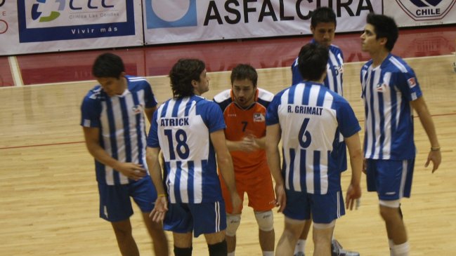 Thomas Morus y Linares sacaron ventaja en las semifinales de la Liga A1 de voleibol