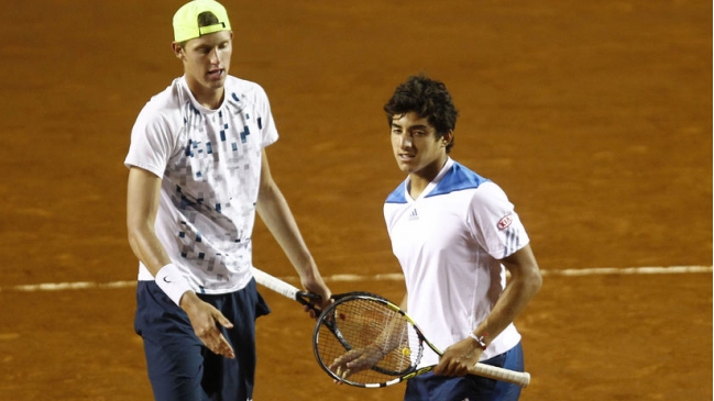 Debut ganador de tenistas chilenos marcó la jornada del martes en el ATP de Viña del Mar