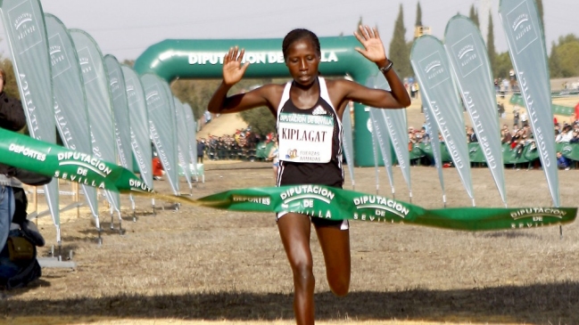 Keniana Florence Kiplagat batió récord mundial de medio maratón