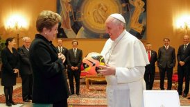 Rousseff invitó al papa Francisco al Mundial de Brasil