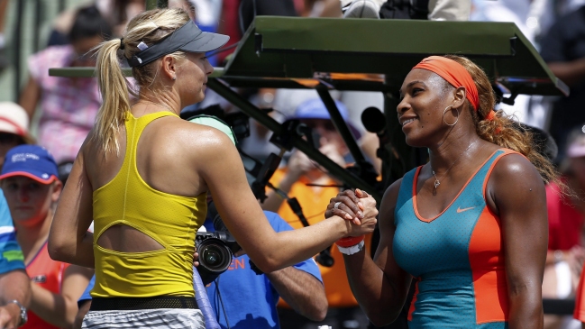 Serena Williams espera rival en la final de Miami tras batir a Sharapova
