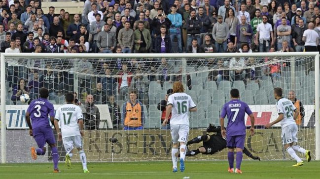 Fiorentina de Pizarro y Fernández cayó en duelo lleno de goles ante Sassuolo