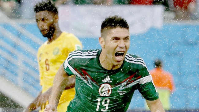 México superó con lo justo a Camerún en su estreno mundialista