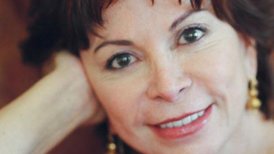 Isabel Allende genera polémica en redes sociales por comentario sobre el partido de Chile y España