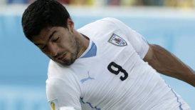 La FIFA sancionó con nueve partidos a Luis Suárez por mordisco a Giorgio Chiellini